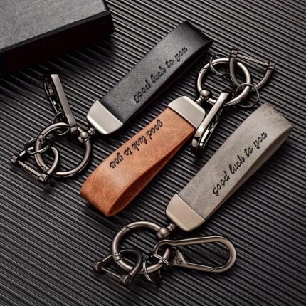 Creative Simple Car Keychain Pendant Cool Key Chain Ring Hand Rope Bag Ornament High-End Fashion Retro Crazy Horse Pu Leather Keychain Hanging Buckle