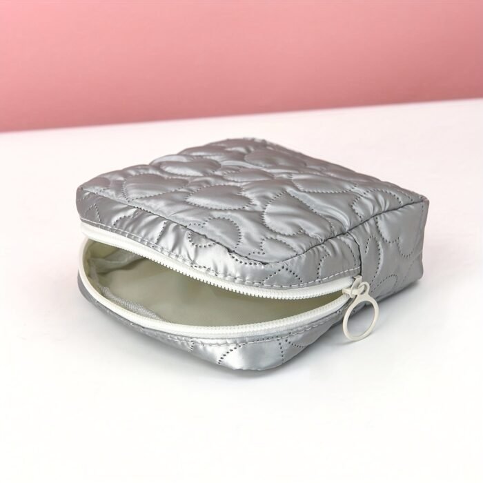 1Pc Quilted Heart Pattern Sanitary Napkin Storage Bag For Women - Cute & Cosmetic Organizer, Pu, Zip Closure - Available In Gray, Yellow, Light Blue, White - Image 6