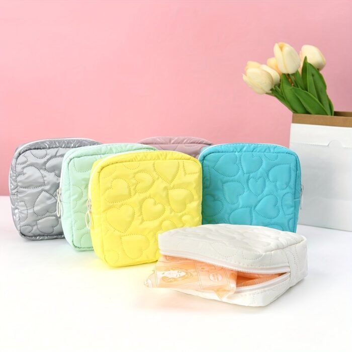 1Pc Quilted Heart Pattern Sanitary Napkin Storage Bag For Women - Cute & Cosmetic Organizer, Pu, Zip Closure - Available In Gray, Yellow, Light Blue, White - Image 1