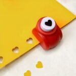 1Pc Mini Cute Heart-Shaped Paper Punch, Manual Handheld Embossing Tool For Diy Crafts, Plastic Material, Uncharged, No Battery Required