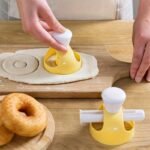 2Pcs Universal Diy Doughnut Making Kit Pp Non Stick Plastic Doughnut Cutting Machine Mold With Spoon Pliers Family Kitchen Easy To Use Doughnut Making Machine Baking Tool For Rv Kitchen - Image 7