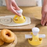 2Pcs Universal Diy Doughnut Making Kit Pp Non Stick Plastic Doughnut Cutting Machine Mold With Spoon Pliers Family Kitchen Easy To Use Doughnut Making Machine Baking Tool For Rv Kitchen