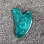 1Pc Heart-Shaped Scraping Massage Tool - Perfect For Facial And Eye Massage, - Smooth Scraping Board For Relaxing Facial And Body Care. - Image 3