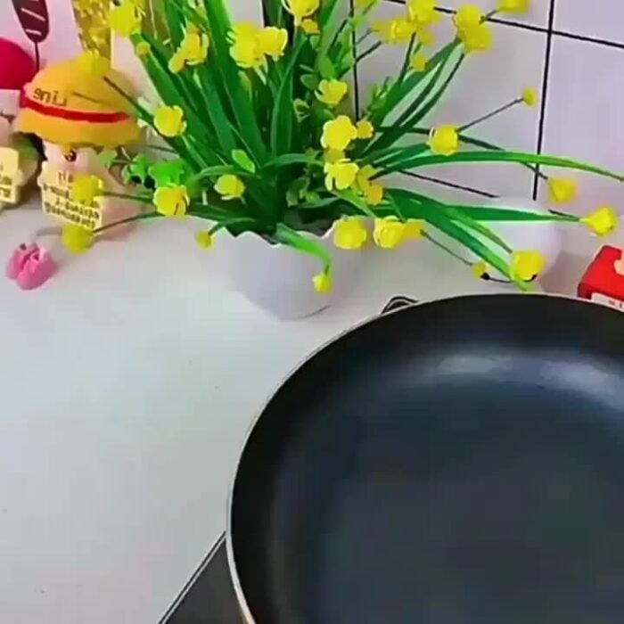 1Pc Durable Silicone Kitchen Scraper - Non-Stick, Easy To Clean, Oil-Proof Cooking Spatula For Baking, Grilling, And Frying - No Battery Needed, Durable Plastic Material - Image 11