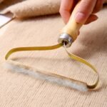 1Pc Fepk Heavy-Duty Manual Hair Remover Machine-Like - Heavy-Duty Metal Construction With Ergonomic Handle & Dual-Sided Blade System For Clothes, Plush, Pet Hair, Carpets, Upholstery - Portable & Easy-To-Use With Ergonomic Handle & Safety Locking Mechanism - Ideal For Dry Cleaning, Pet Hair Removal, Fabric Shaver (No Power Required) - Dual-Action Blade & Sturdy Base Design
