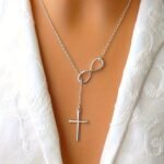 Simple Style Ladies Necklace 2024 Fashion New Lucky Number 8 Word Cross Pendant Necklace Street Shooting Popular Jewelry Party Gift