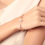 1Pc Simple Style Love Heart Open Bangle Bracelet Inlaid Shiny Rhinestone Simple Style Hand Bangle Jewelry Decoration