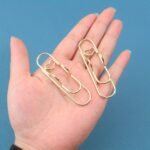 1Pc/5Pcs Metal Love Creative Paperclip Style Pen Holder, Simple Portable Student Notebook Holder Accessories Round Ballpoint Pen Clip - Image 2