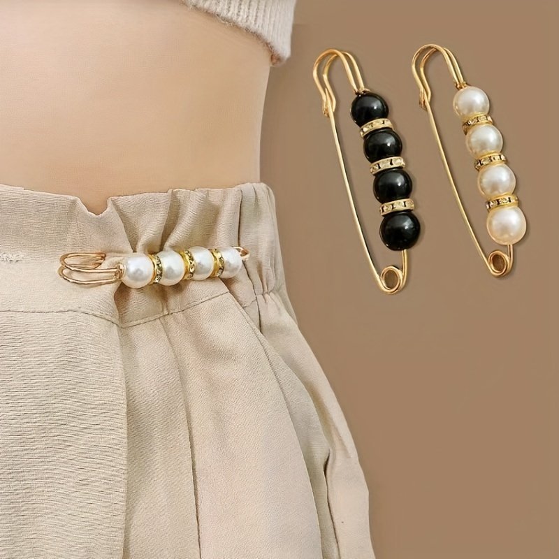 product-Fancyalgo-VirtualModelMatting-c5ce18493f6ddb6ae7ea6cd077b254f4.jpg 1Pc Elegant Beaded Waist Cinch Pin - Adjustable Golden-Tone Metal With Black & White Imitation Pearl For Jeans, Pants, Skirts - Women'S Fashion Accessory, Handmade Jewelry Gift, Jeans Fitting Accessory, Sophisticated Accessory, Luxurious Feel Construction - Image 1