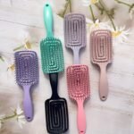 1Pcs Hollow Out Hair Comb Anti Static Detangling Hair Comb Fluffy Hair Styling Comb For All Hair Types
