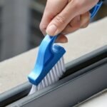 1Pc Hand-Held Groove Gap Cleaning Tools Door Window Track Kitchen Cleaning Brushes (Blue)
