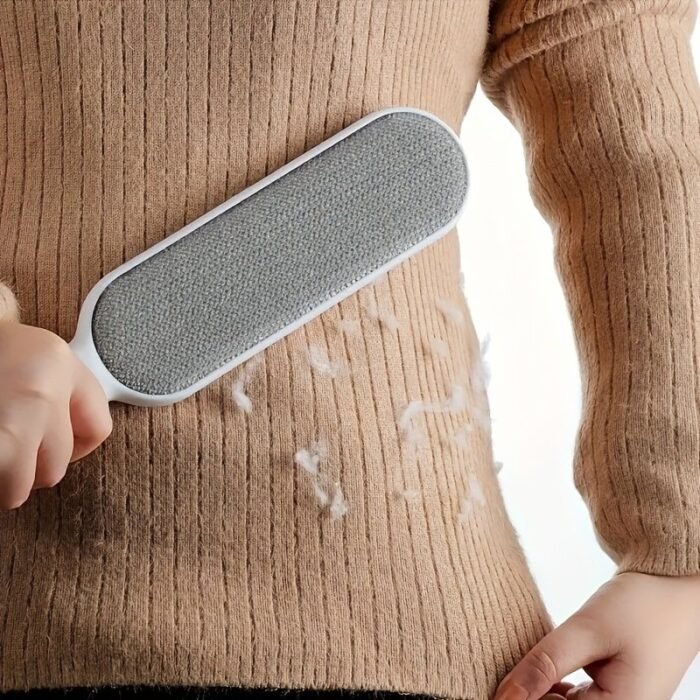 A Double-Sided Brush For Collecting Pet Hair And Dust, Designed For Manual Electrostatic Cleaning. Made From Durable Polypropylene, It Can Be Used On Clothing, Sofas, Furniture, Bedding, And Carpets Without The Need For Electricity. - Image 2