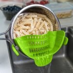 1Pc Aberzey Clip-On Strainer For Pots & Pans - Durable Plastic Kitchen Colander For Pasta, Meat, Vegetables, Fruits - Easy Drainage & Compact Design, Strainer For Pasta, Vegetable Preparation, Modern Kitchenware, Efficient Drainage - Image 10