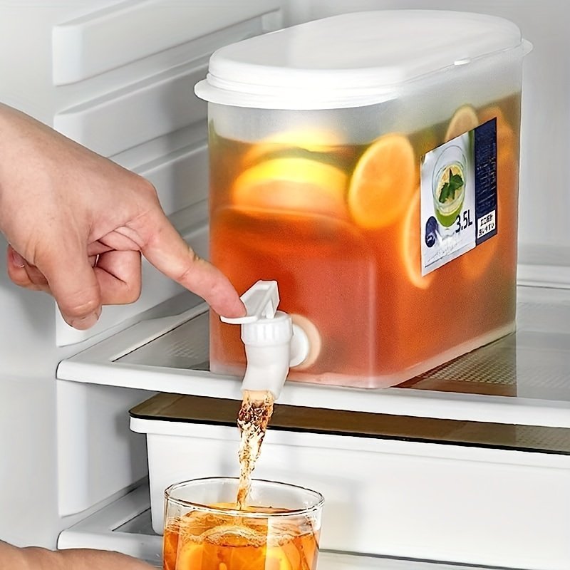 product-fancy-3da3fcd2-117e-4b31-85ce-18967af26716.jpg 1Pc Large Capacity Plastic Beverage Dispenser With Spigot - Cold Kettle For Refrigerator, Ideal For Lemonade, Iced Tea, And Fruit Infusions, Durable Pp Material, Perfect For Home Use, Beverage Dispenser For Fridge - Image 1