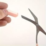Stainless Steel Precision Eyebrow Trimming Scissors With Integrated Comb, Manual Grooming Tool, Durable Plastic Handle, No Battery Required, For Perfect Brow Shaping - Image 4