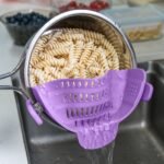 1Pc Aberzey Clip-On Strainer For Pots & Pans - Durable Plastic Kitchen Colander For Pasta, Meat, Vegetables, Fruits - Easy Drainage & Compact Design, Strainer For Pasta, Vegetable Preparation, Modern Kitchenware, Efficient Drainage - Image 12