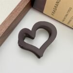 A Set Of 1/2/4 Heart-Shaped Hair Clips - Cute And Minimalist Plastic Hair Accessories For Women, Medium-Sized With Strong Grip And Durability, Perfect For Hairstyle Matching. - Image 6