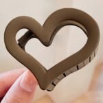 A Set Of 1/2/4 Heart-Shaped Hair Clips - Cute And Minimalist Plastic Hair Accessories For Women, Medium-Sized With Strong Grip And Durability, Perfect For Hairstyle Matching. - Image 7