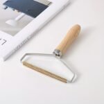 Manual Wool Coat Hairball Remover - Non-Electric, Plastic Handle Lint Trimmer For Clothing - Image 2