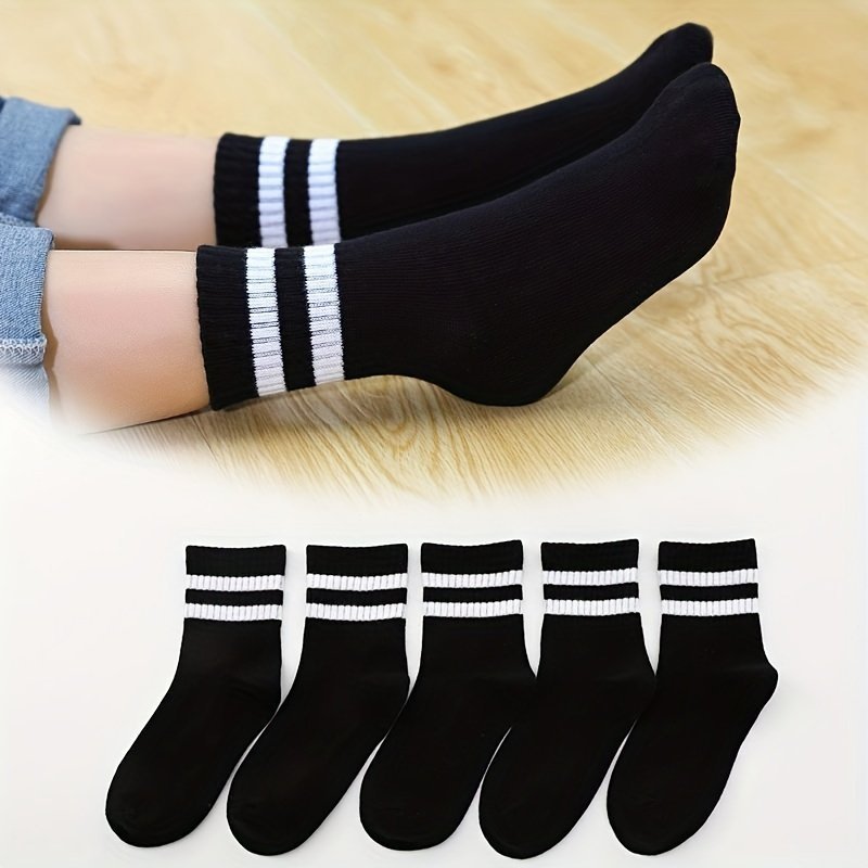 product-Fancyalgo-VirtualModelMatting-1dd1990e26d8cca7d6b496e13bb1d100.jpg 5 Pairs Of Socks, New Spring And Summer Style For Boys, Suitable For Older Kids, Mid-Calf Sports Socks For Spring And Autumn. - Image 1
