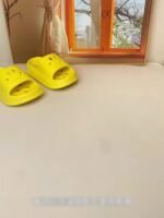 New Joyful Face Hollow Youngsters'S Slippers, Fashionable And Cute Eva Beach Shoes With Open Toes, Breathable And Handsome Sandals For Indoor Bathroom, Non-Slip Quick-Drying Outdoor Garden Lightweight Soft Comfortable Travel Shoes All Seasons - Image 11