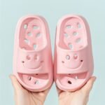 New Joyful Face Hollow Youngsters'S Slippers, Fashionable And Cute Eva Beach Shoes With Open Toes, Breathable And Handsome Sandals For Indoor Bathroom, Non-Slip Quick-Drying Outdoor Garden Lightweight Soft Comfortable Travel Shoes All Seasons - Image 3