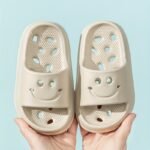 New Joyful Face Hollow Youngsters'S Slippers, Fashionable And Cute Eva Beach Shoes With Open Toes, Breathable And Handsome Sandals For Indoor Bathroom, Non-Slip Quick-Drying Outdoor Garden Lightweight Soft Comfortable Travel Shoes All Seasons - Image 9