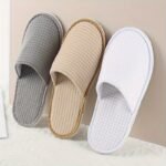 2Pcs Cozy Fleece Slippers - Disposable, Warm, Soft Fabric, Ideal For Autumn & Winter, Perfect For Home, Hotel, Guest House Use, Food Service Equipment And Supplies