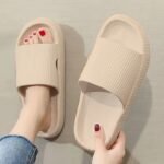 2024 New Fashionable And Versatile Eva Couple Slippers, A Variety Of Colors To Choose From, The Bottom Is Not Very Thick, The Wrapping Is Comfortable, Soft, Non-Slip And Wear-Resistant, Suitable For Wearing The Beach Outside The Bathroom At Home, Supermarket Improvements, Lighter, Thinner And More Comfortable, Simple Ins - Image 6