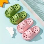 New Joyful Face Hollow Youngsters'S Slippers, Fashionable And Cute Eva Beach Shoes With Open Toes, Breathable And Handsome Sandals For Indoor Bathroom, Non-Slip Quick-Drying Outdoor Garden Lightweight Soft Comfortable Travel Shoes All Seasons - Image 6