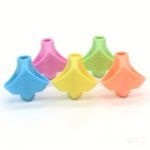 5Pcs Student Pencil Holder Corrector Set For Kindergarten Primary School Students Writing Corrector Soft Rubber Writing Posture Pencil Holder, Handwriting Correction, Comfortable Grip, Childfriendly Design, Smooth Texture, Nonslip Holder - Image 3