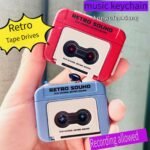1Pc Retro 80S/90S Cassette-Like Mini Recorder Keychain With One-Touch Recording & Playback - (Low Voltage) - Nostalgic Music Box Pendant For Tiktok, Karaoke, Dj - Vintage Sound Device - Retro Cassette Tape Replica - Fun Collectible Gift (Red/Blue Color Options) - Mini Recording Fun Music Box With Built-In Microphone & Speaker - Compact Retro Design For Keychain Use