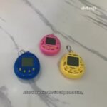 Retro Mini Handheld Gaming Console With Virtual Pet Keychain - Battery-Powered, Creative Gameplay, Pink/Blue/Yellow, Xcnm For Winter - Image 11