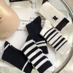 5 Pairs Black & White Unisex Socks, Trendy & Comfy Mid Tube Socks, Women'S Stockings & Hosiery - Image 4
