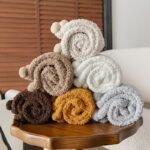 1 Pair Women'S Cute Bear Fuzzy Coral Fleece Warm Socks, Solid Color Knit Fabric, Polyester 97% Spandex 3%, Machine Washable - Autumn/Winter Collection - Image 10