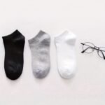 10 Pairs Of Men'S Summer Solid Color Invisible Boat Socks, Odor-Resistant, Moisture-Wicking, Available In Black, White, And Gray, Thin Sports Socks, Sweat-Resistant - Image 6