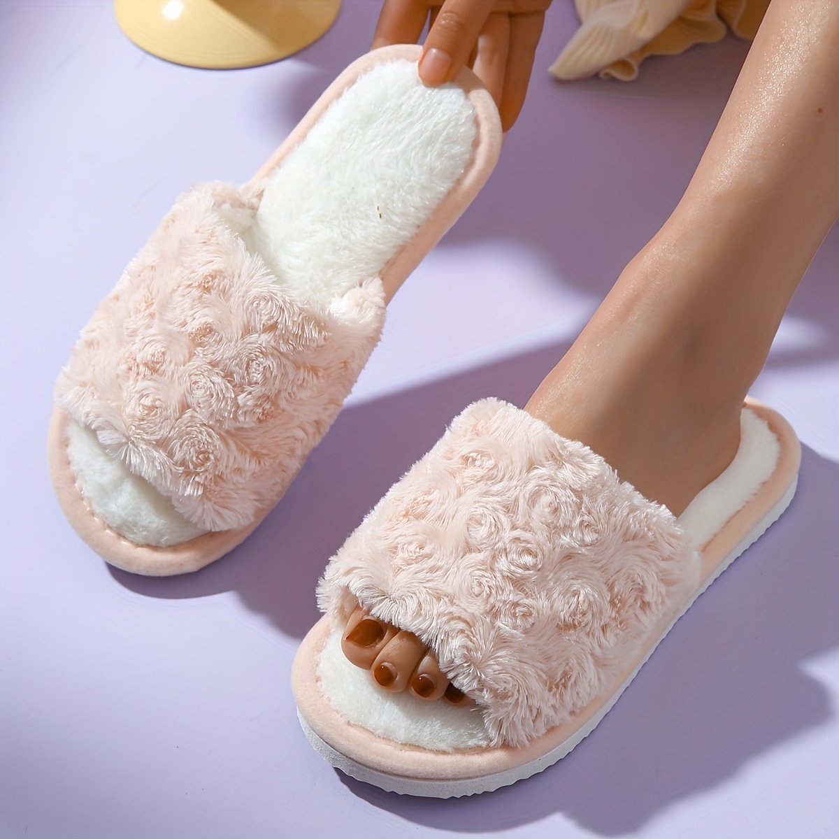 product-Fancyalgo-VirtualModelMatting-25f536e3f0528db573d7f0040ac6c963.jpg Rose Flower Slippers - Image 1