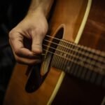 Mixed Pack Of Guitar Picks In Three Sizes, Available In Sets Of 20, 50, Or 100. - Image 6