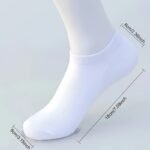 Breathable And Comfortable Ankle Socks For Men And Women, Suitable For Spring And Summer. These Solid Color Short Socks And Boat Socks Are Unisex And Can Be Worn In All Seasons. The Thin Design Is Perfect For Outdoor Leisure And Pairs Well With Dress Shoes. - Image 4