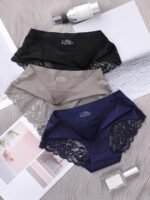 3Pcs Women'S Seamless Lace Mid-Rise Panties - Sexy Solid Color Contrast Lace Trim, Breathable Ice Sliky Fiber Fabric, Low-Rise Design For Everyday & Special Occasions, Lace Trim Panties, Special Occasion Underwear, Elegant Underwear, Smooth Texture