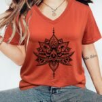 Plus Size Casual T-Shirt, Women'S Plus Lotus Print Short Sleeve V Neck Slight Stretch T-Shirt