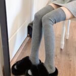 1/2/3 Pairs Women'S Japanese Vertical Stripe Thigh-High Socks - Thick Insulation Winter Warmth, Black & Grey Solid Color, Durable Comfort Fit For Casual & Formal Outfits, Versatile Legwear, Comfortable Wear - Image 7