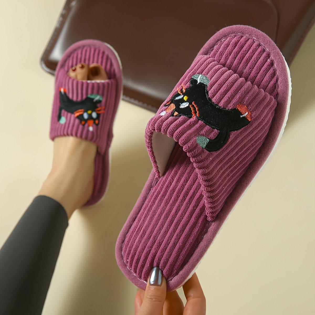 product-fancy-08a80f53-0554-4da8-92bd-8e363ece048a.jpg Women'S Simple And Cute Lively Striped Home Slip-On Slippers With Cat Design, Comfortable For Both Men And Women - Image 1