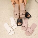 New Women'S Fashionable Solid Color Eva Rubber Plastic Integrated Flat Bottom Casual Slippers, Elegant And Comfortable, Light And Soft For All Seasons, Suitable For Daily Life, Work Or Beach Vacation Etc