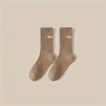 1/5 Pairs Unisex Casual Plain Color Socks, Fashion Versatile Socks, Breathable Comfy Crew Socks, Casual Sports Socks For Men Women - Image 9