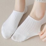 5 Pairs Unisex No-Show Socks - Breathable Sweat-Resistant Anti-Odor Invisible Invisible Socks For Men & Women, Solid Colors (Black, Pink, Grey, Beige, White) - Machine Washable Boat Socks For Casual & Formal Wear - Image 16