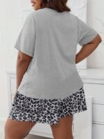 Women'S Plus Size Pajama Set, Cute Cartoon Heart & Leopard Print, Polyester 95% Elastane 5%, Knit Fabric, Slight Stretch, Crew Neck, All Season Sleepwear, 140Gsm - Grey - Image 4