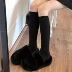 One Pair Of Comfortable Solid Color Knee-High Soft And Warm Women'S Socks - Image 2