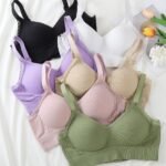 Women'S Bras That Gather And Support Side Breast Tissue.