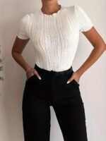 Directional Women'S Solid Color Round Neck Vertical Ribbed White Short Sleeve T-Shirt - Image 2